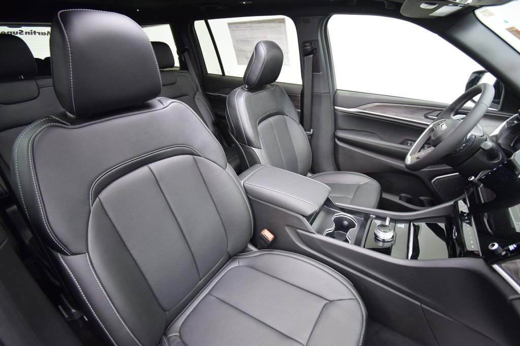 New 2026 Jeep Grand Cherokee L Limited AWD/4WD image 18