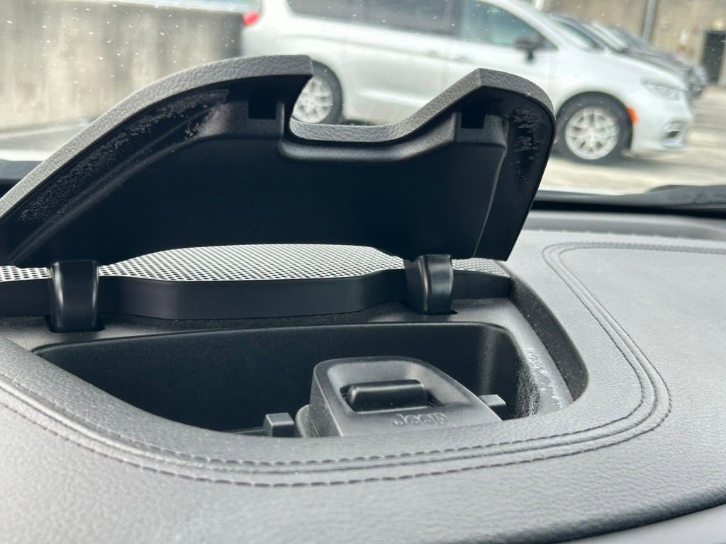 Certified 2019 Jeep Cherokee Limited image 29