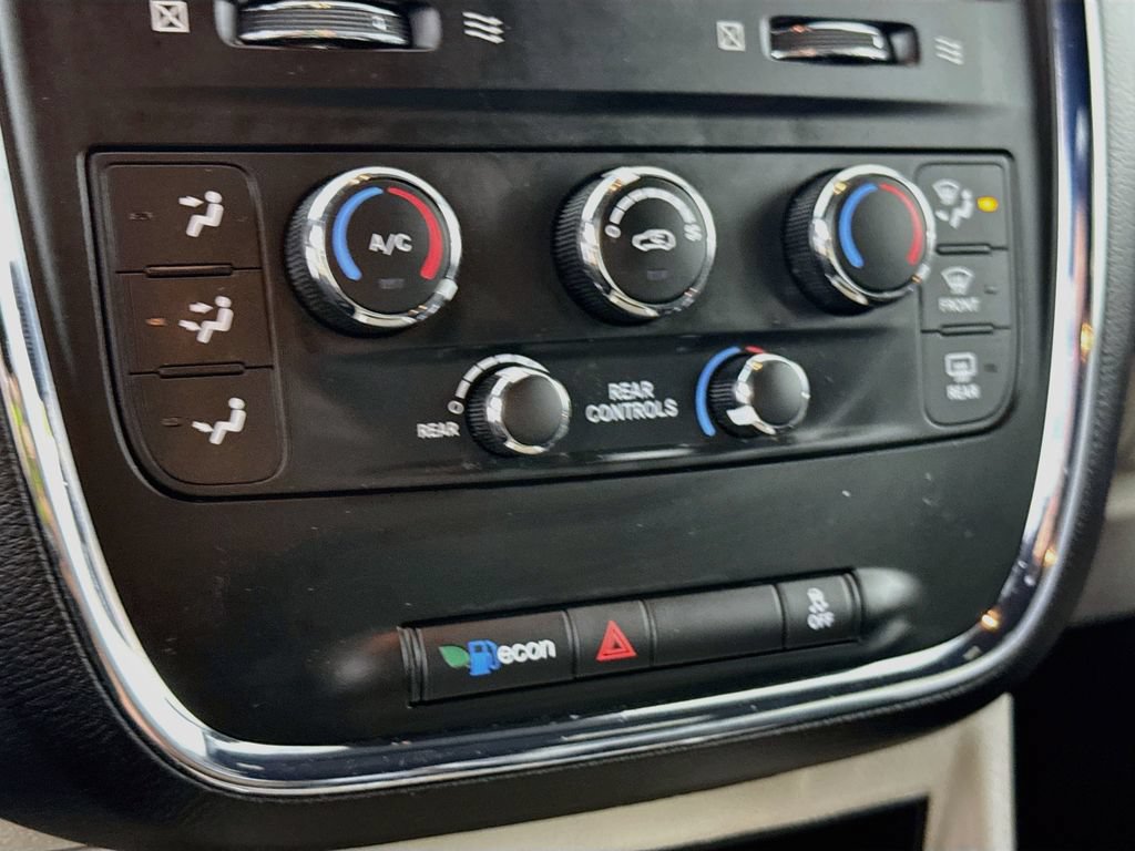 Used 2018 Dodge Grand Caravan SXT FWD image 8