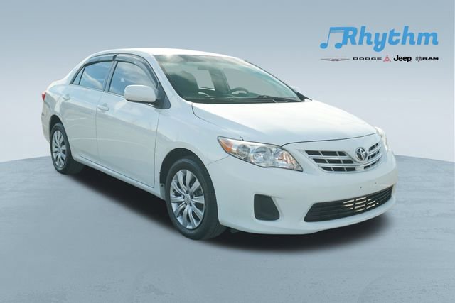 Used 2013 Toyota Corolla LE image 1