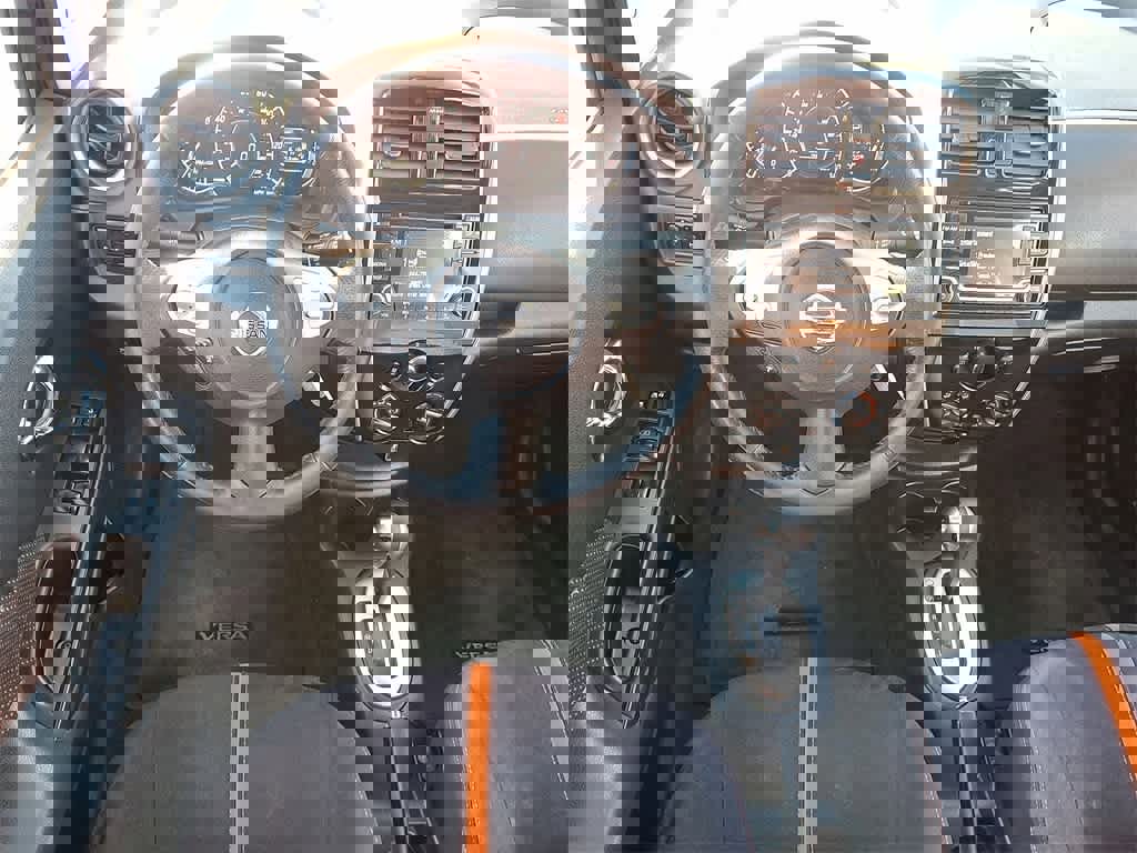 Used 2015 Nissan Versa Note SR w/ SR Convenience Package image 21