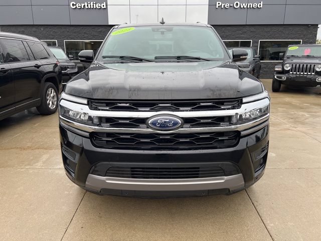 Used 2023 Ford Expedition Limited AWD/4WD image 2