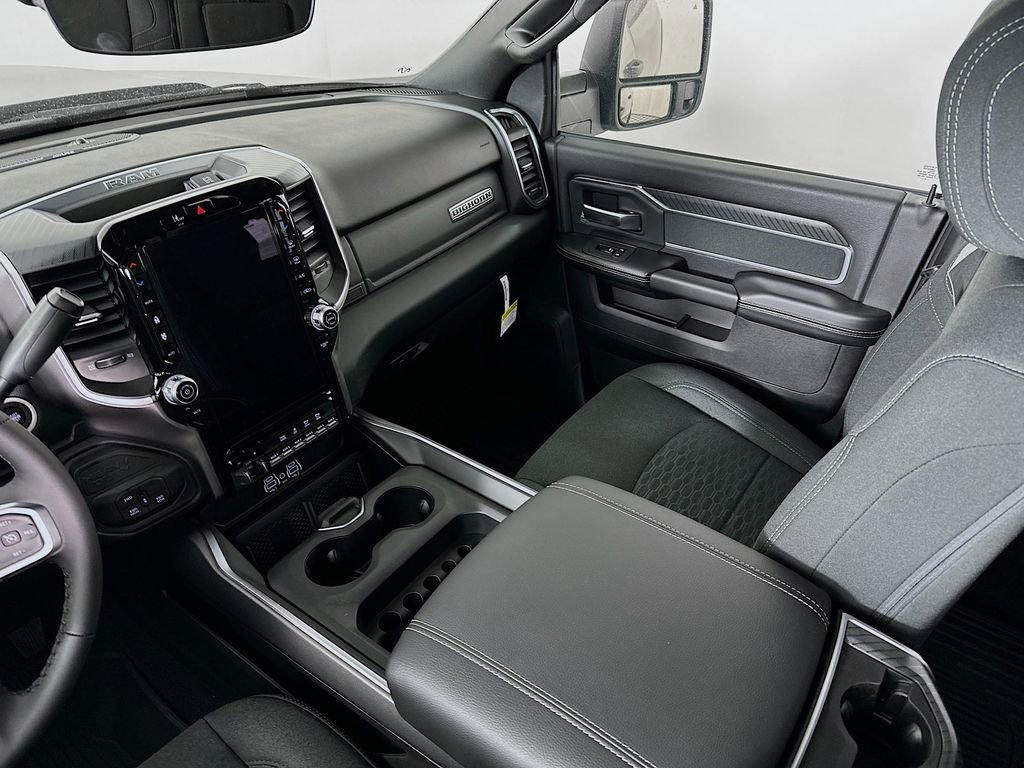 New 2026 RAM 2500 Big Horn AWD/4WD image 29