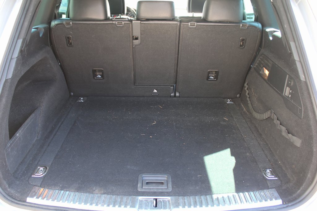 Used 2017 Volkswagen Touareg Wolfsburg Edition image 8