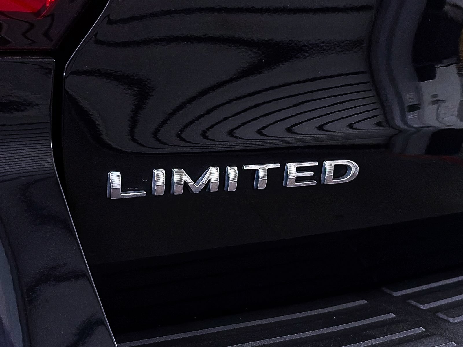 Used 2023 Ford Expedition Limited AWD/4WD image 4