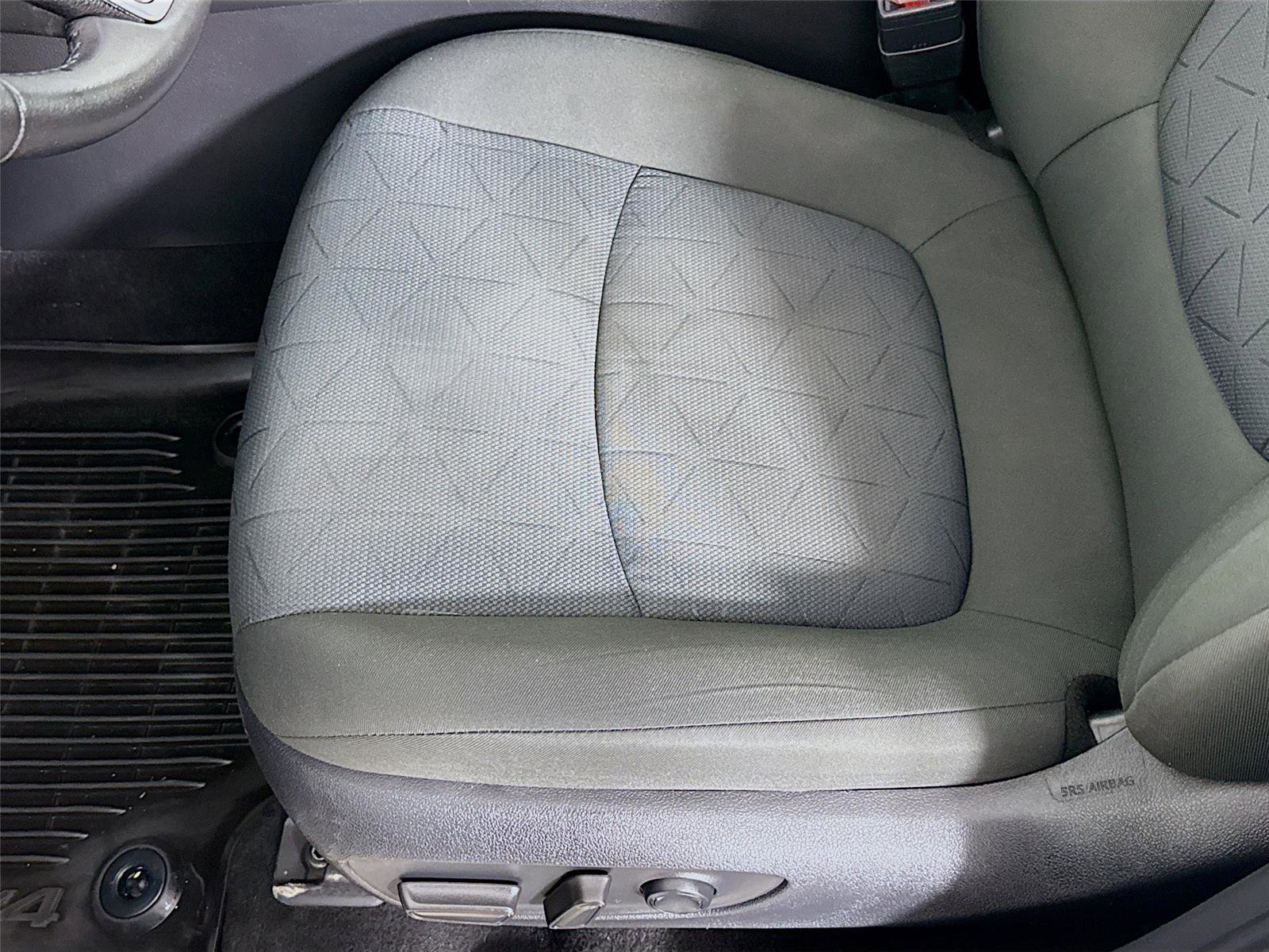 Used 2022 Toyota RAV4 XLE w/ Convenience Package image 19