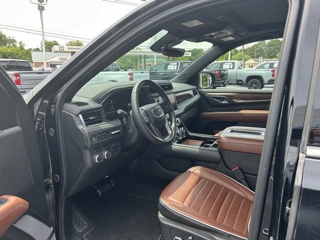 Used 2024 GMC Yukon XL Denali Ultimate image 4