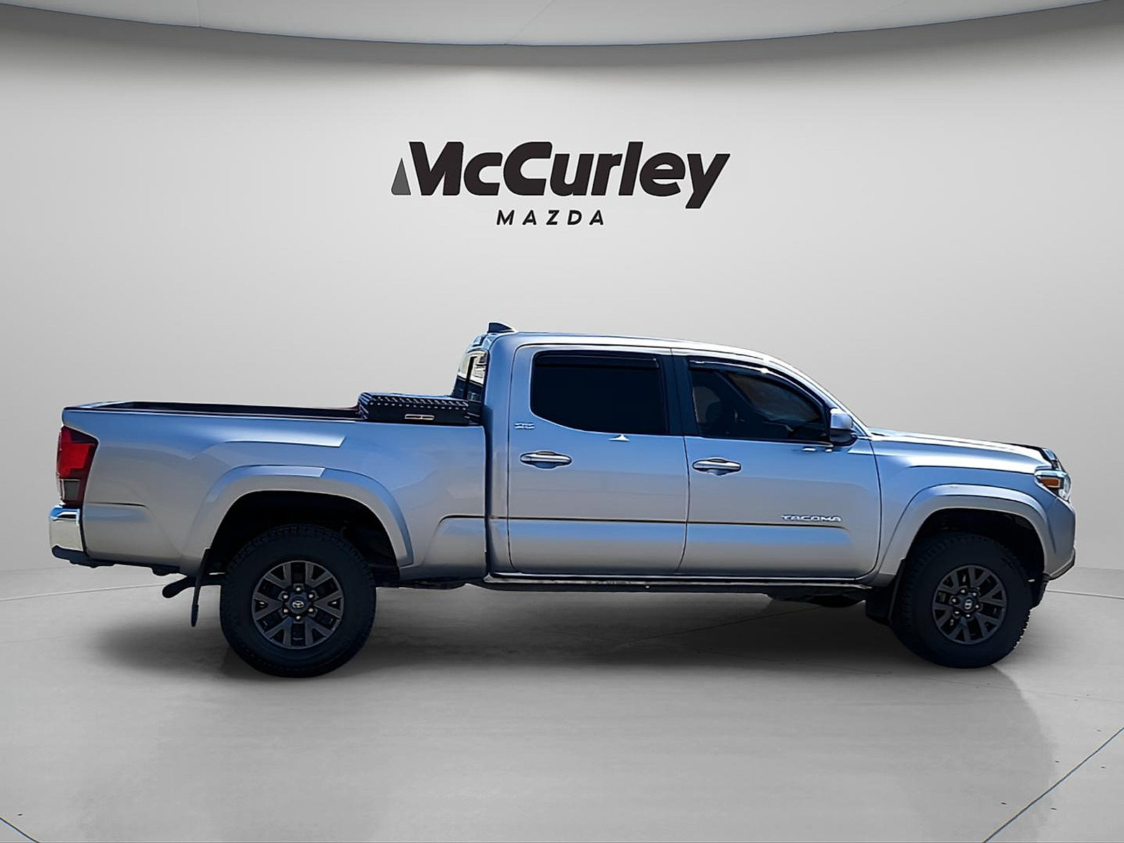 Used 2021 Toyota Tacoma SR5 AWD/4WD image 8