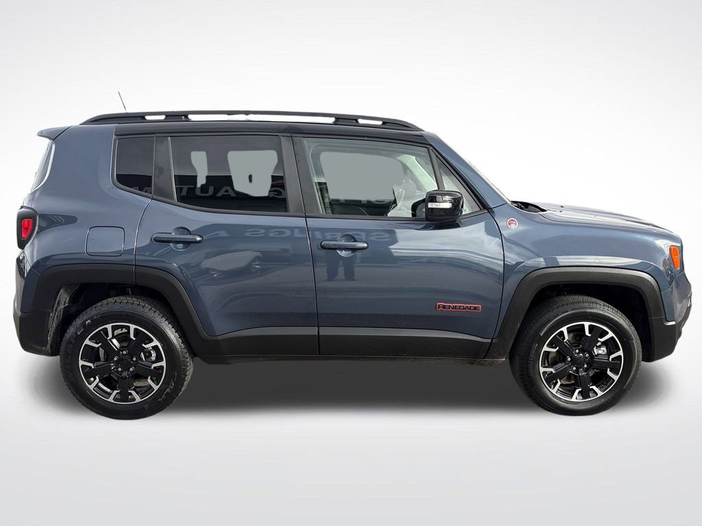 Used 2023 Jeep Renegade Trailhawk image 6