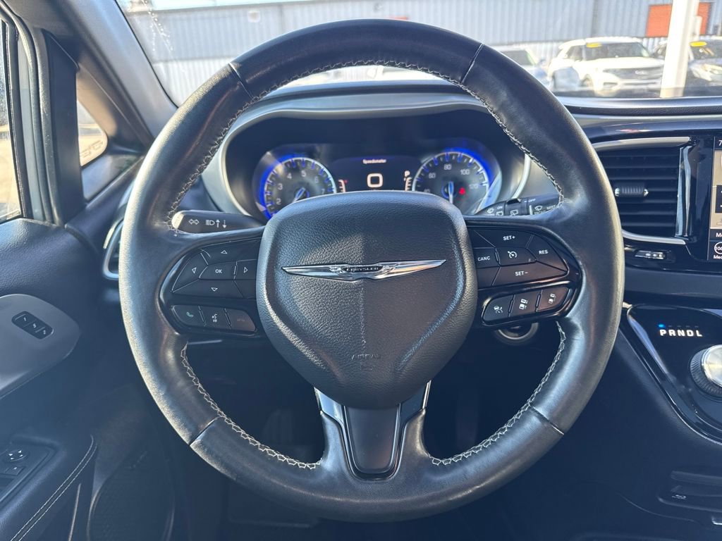 Used 2020 Chrysler Pacifica Touring-L Plus FWD image 14