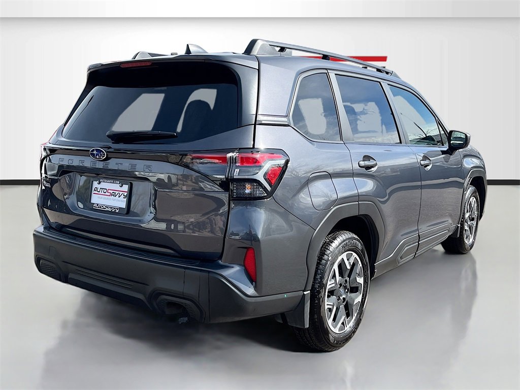 Used 2025 Subaru Forester Premium image 7