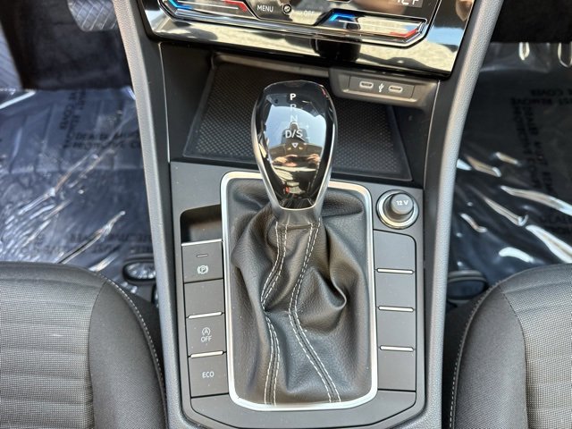 Certified 2025 Volkswagen Jetta S image 14