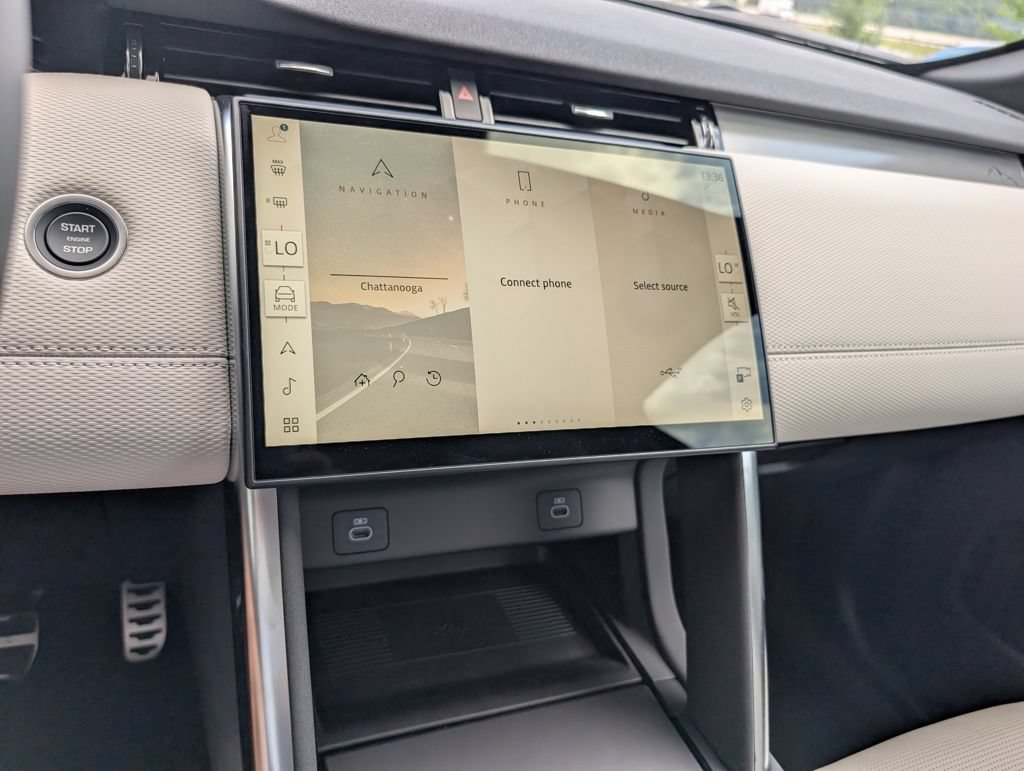 New 2026 Land Rover Discovery Sport Landmark AWD/4WD image 29