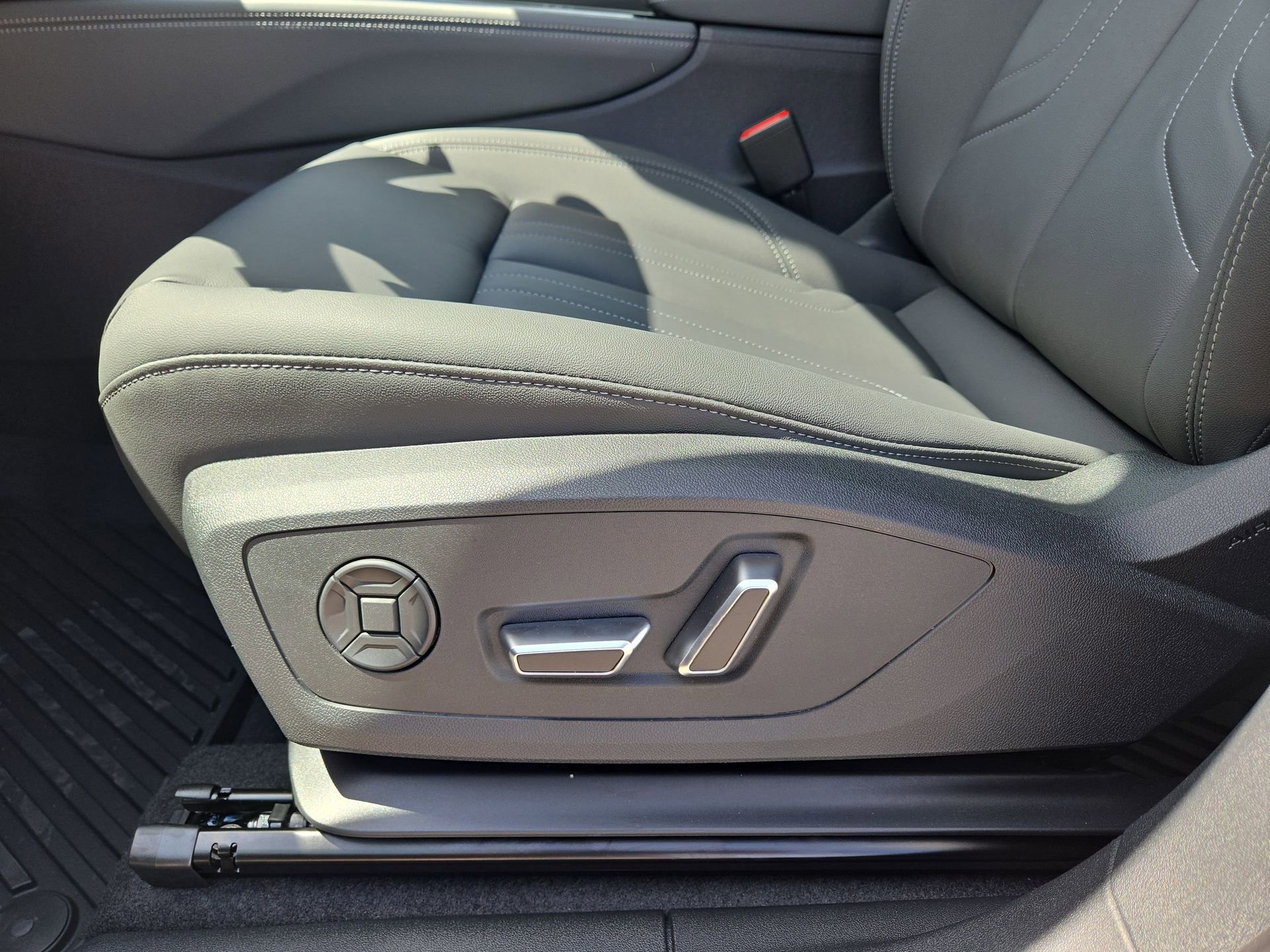 New 2026 Audi Q3 quattro 2.0T AWD/4WD image 17