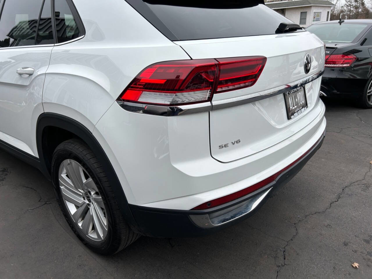 Used 2020 Volkswagen Atlas Cross Sport SE image 13