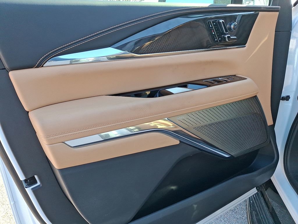 New 2025 Cadillac Escalade IQ Sport 2 w/ LPO, ONYX Package image 9