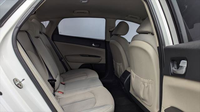 Used 2018 Kia Optima LX image 18