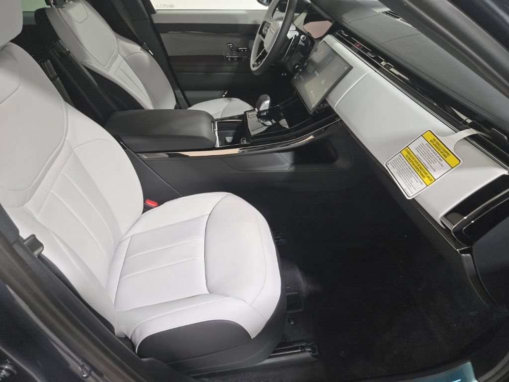 New 2026 Land Rover Range Rover Sport Dynamic SE AWD/4WD image 19