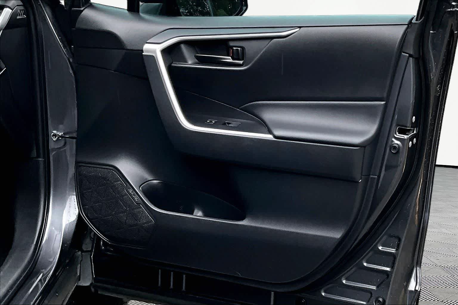 Certified 2023 Toyota RAV4 LE FWD image 23