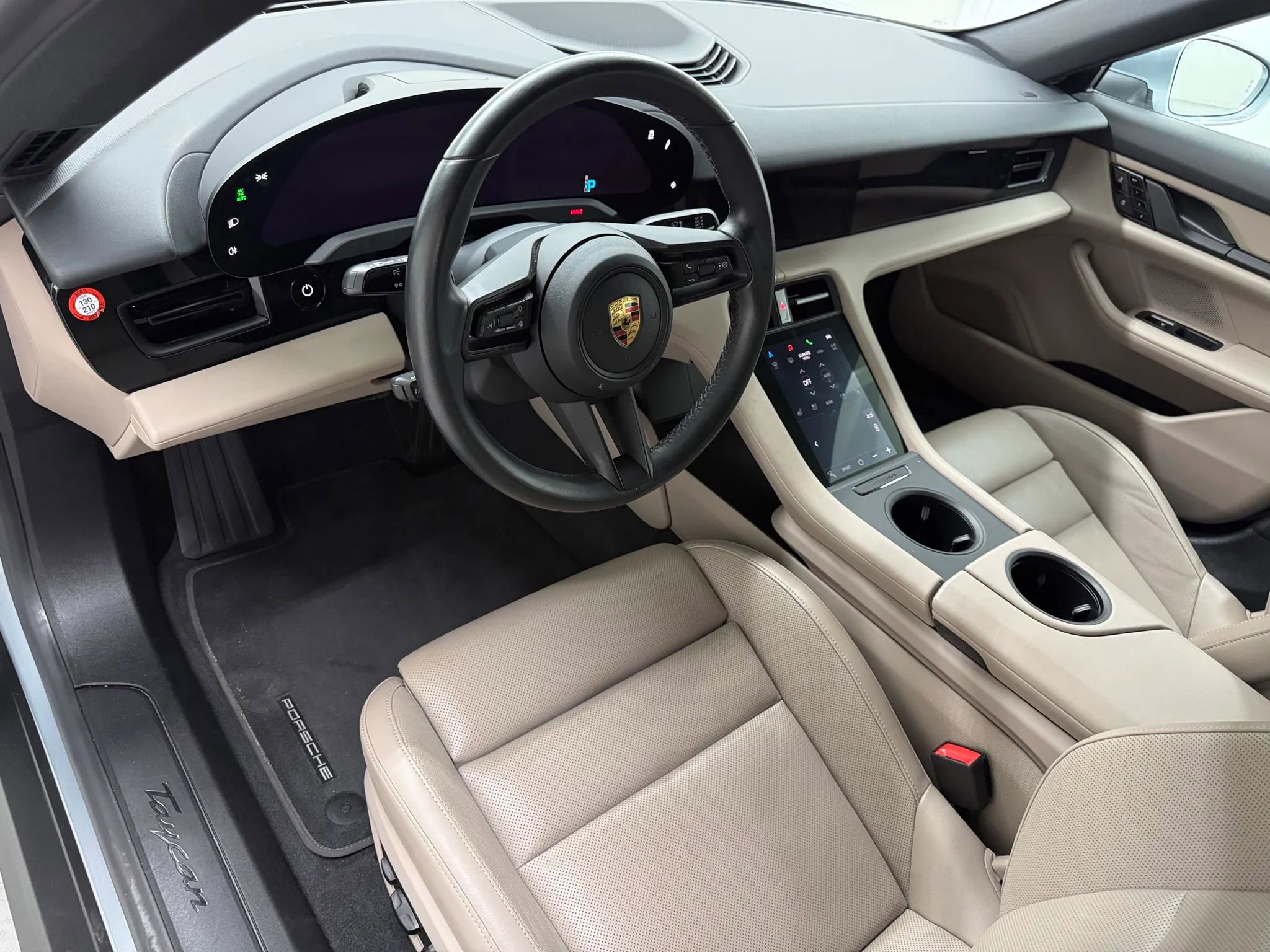 Used 2021 Porsche Taycan image 8