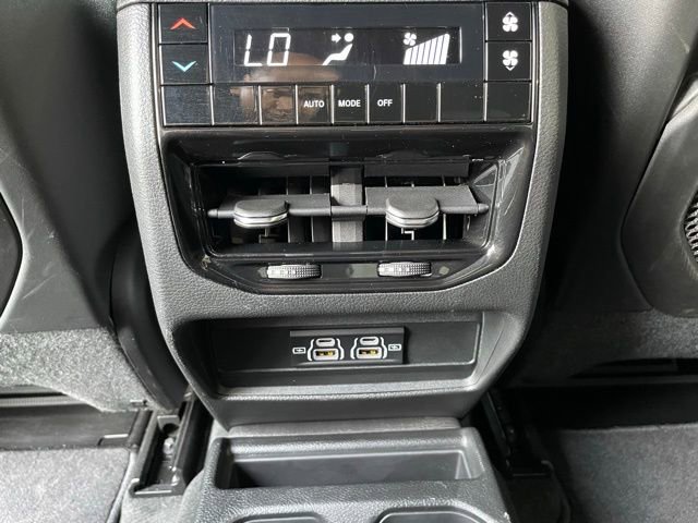 Used 2025 Jeep Grand Cherokee L Laredo image 26
