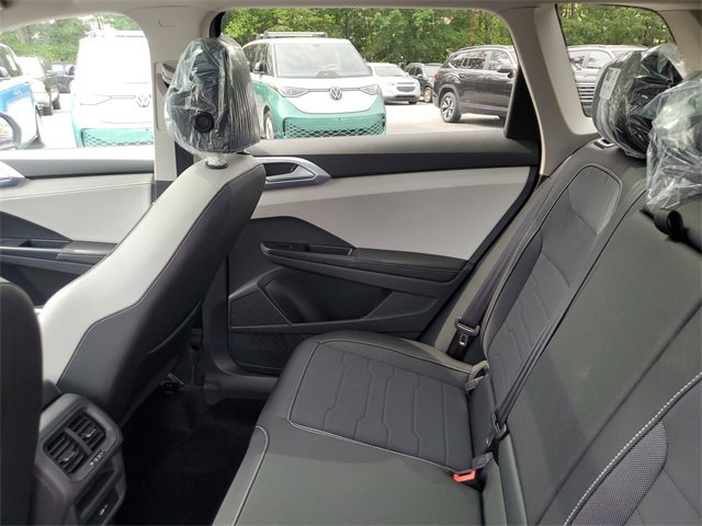New 2025 Volkswagen Taos SE image 11