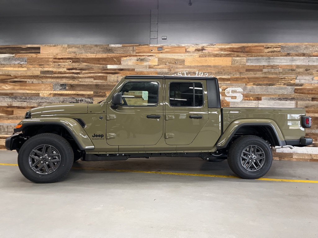 New 2026 Jeep Gladiator Sport AWD/4WD image 48