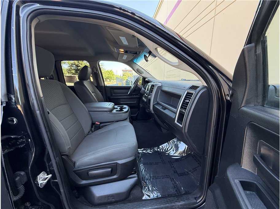Used 2018 RAM 1500 Express w/ Black Ram 1500 Express Group AWD/4WD image 12