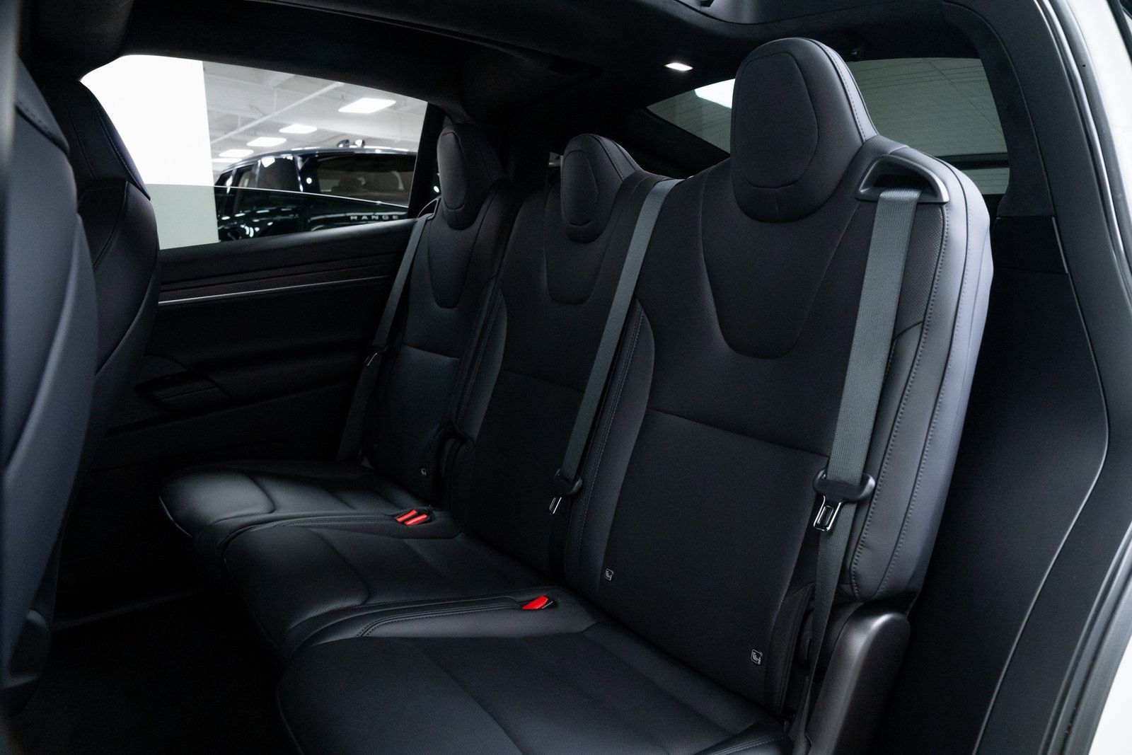 Used 2025 Tesla Model X image 19