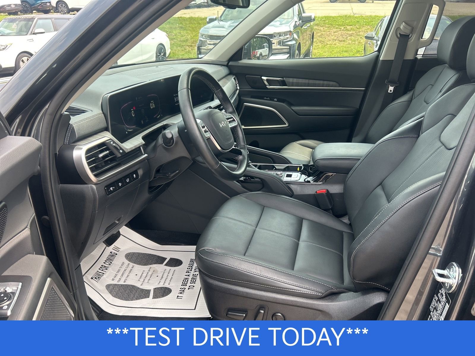 Used 2024 Kia Telluride EX image 10