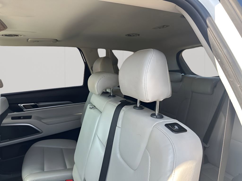 Used 2020 Kia Telluride S w/ S 8 Passenger Seating Package image 18