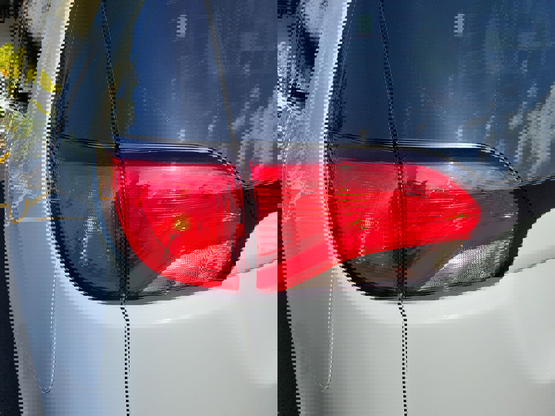 Used 2020 Chrysler Pacifica Touring w/ Tire & Wheel Group image 12