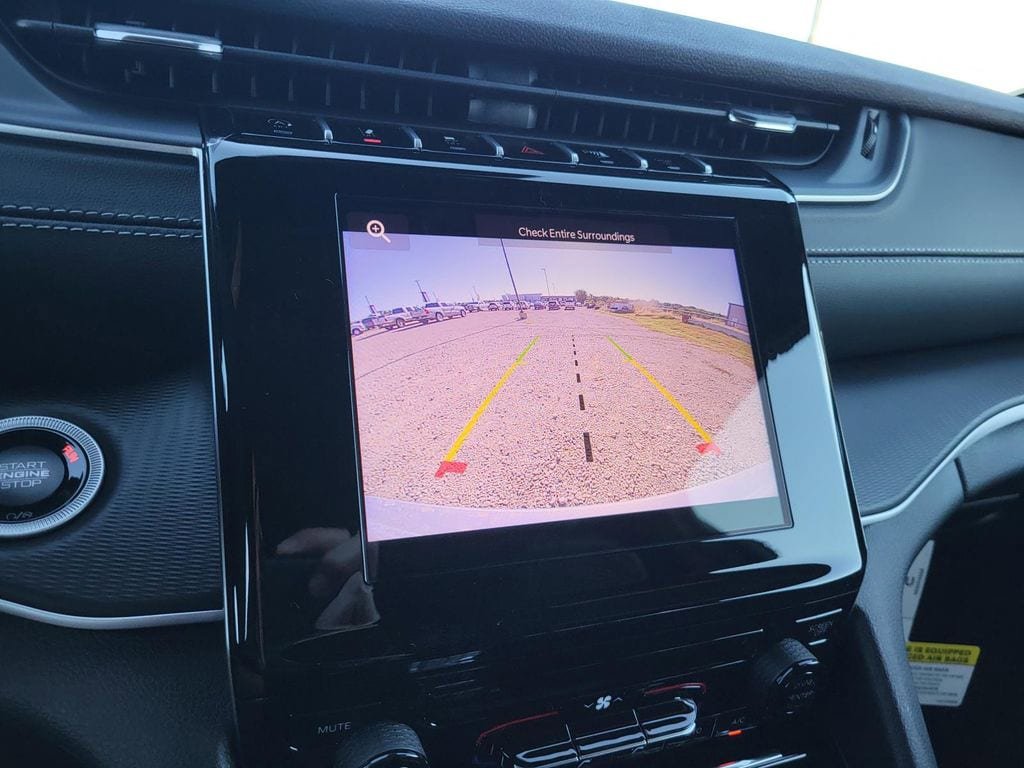 New 2025 Jeep Grand Cherokee Laredo RWD image 21