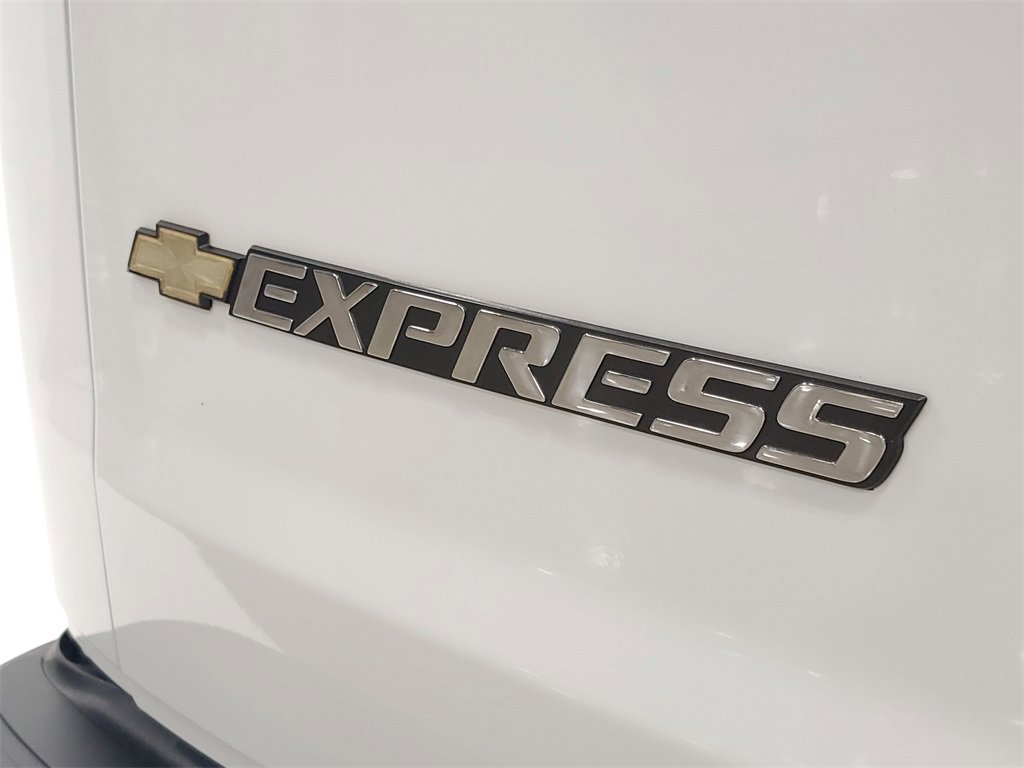 Used 2024 Chevrolet Express 2500 w/ Driver Convenience Package image 6