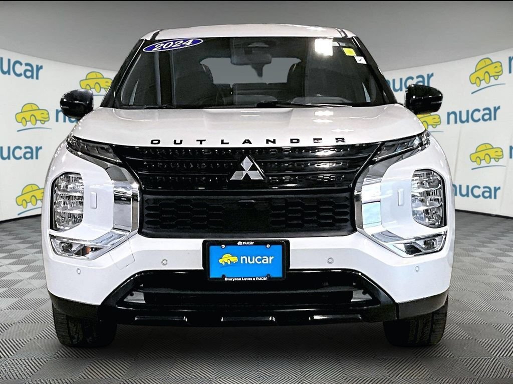Used 2024 Mitsubishi Outlander SE AWD/4WD image 2