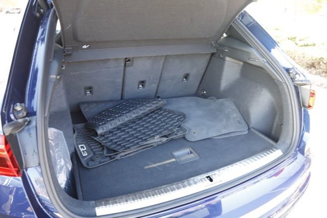 Used 2025 Audi Q3 2.0T Premium image 5