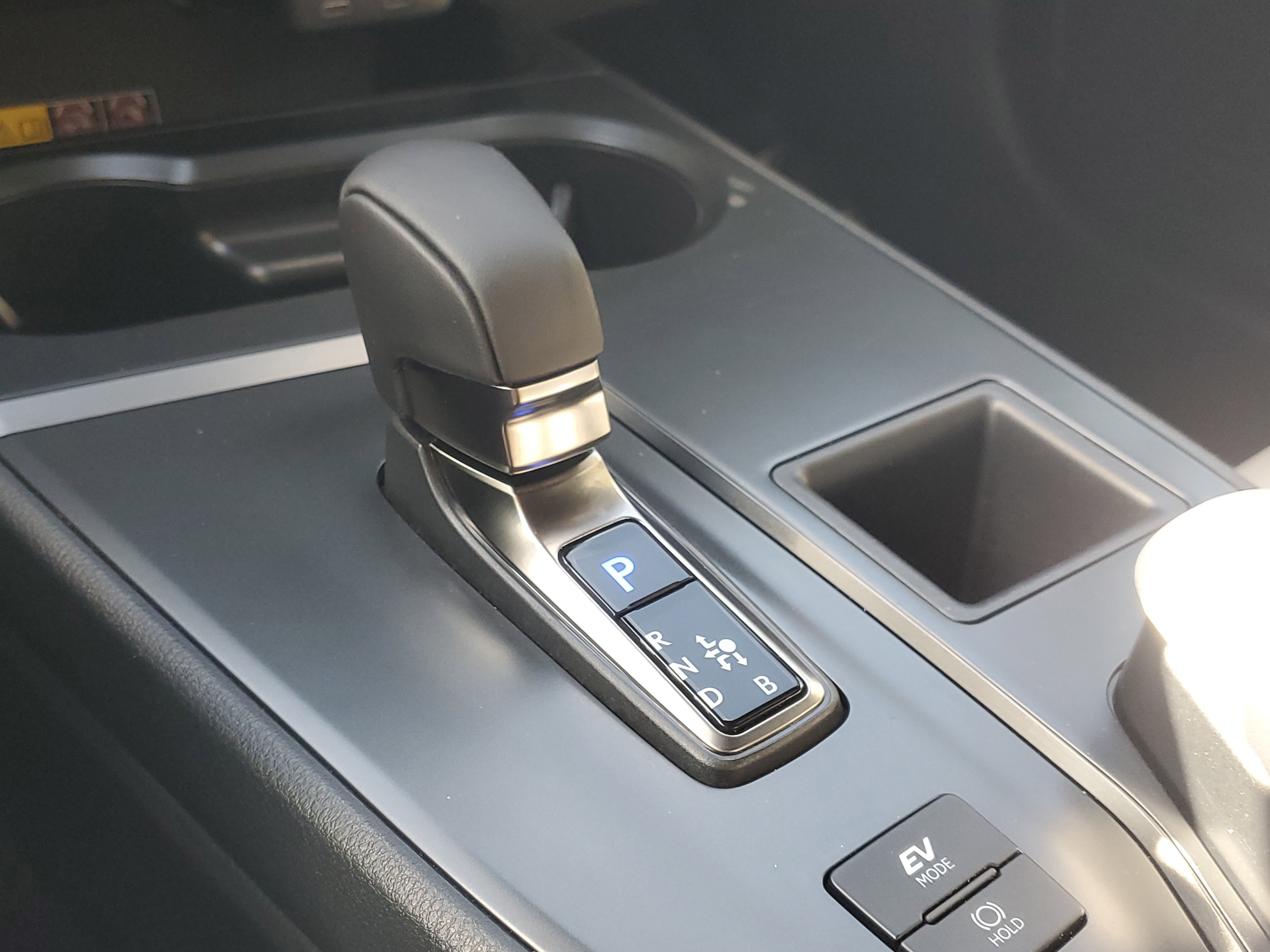 Used 2025 Lexus UX 300h FWD w/ Accessory Package (Z2) image 28