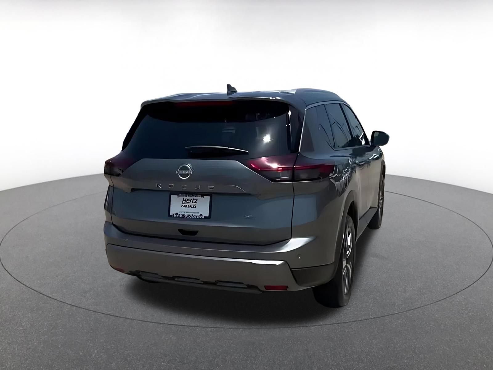 Used 2026 Nissan Rogue SL FWD image 14