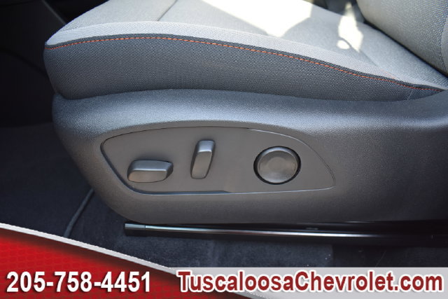 New 2027 Chevrolet Traverse LT FWD image 17