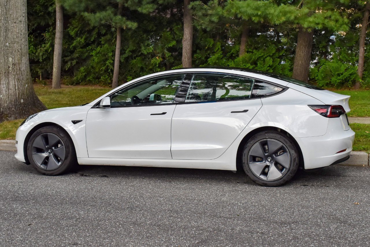 Used 2023 Tesla Model 3 Standard Range RWD image 5