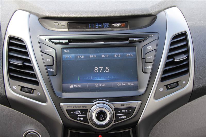 Used 2015 Hyundai Elantra Limited w/ Option Group 05 FWD image 29