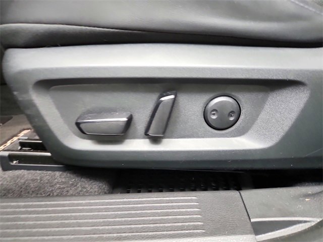 Used 2023 Nissan Rogue SV w/ SV Premium B Package image 20