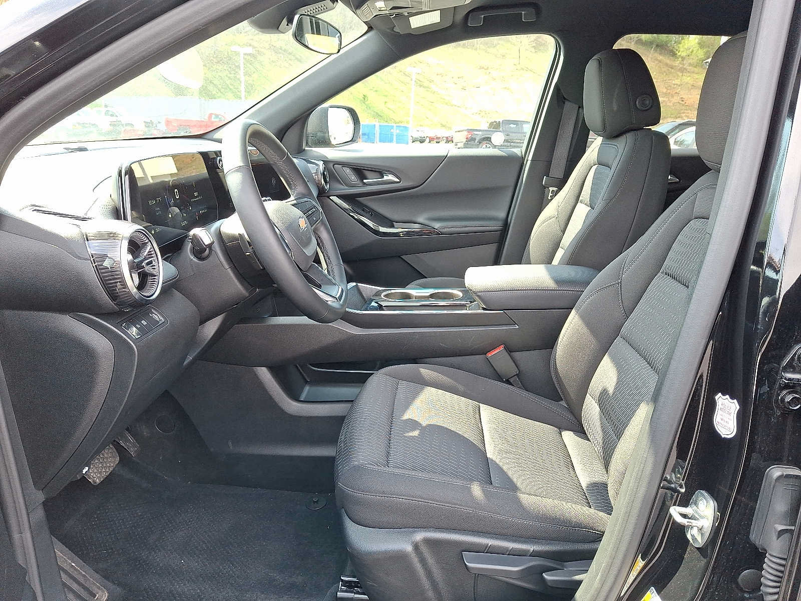 Used 2025 Chevrolet Equinox LT FWD image 13