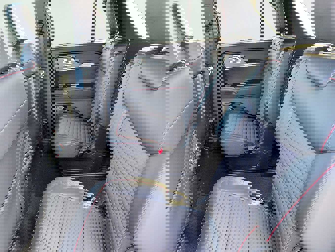 New 2026 Ford Explorer ST-Line w/ ST-Line Street Pack image 23