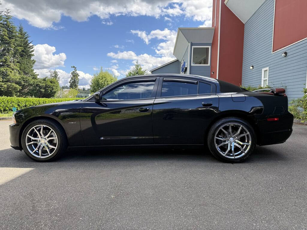 Used 2013 Dodge Charger R/T w/ Wheels & Tunes Group RWD image 8
