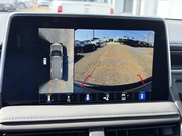 Used 2023 Chevrolet Suburban Z71 w/ Luxury Package AWD/4WD image 32
