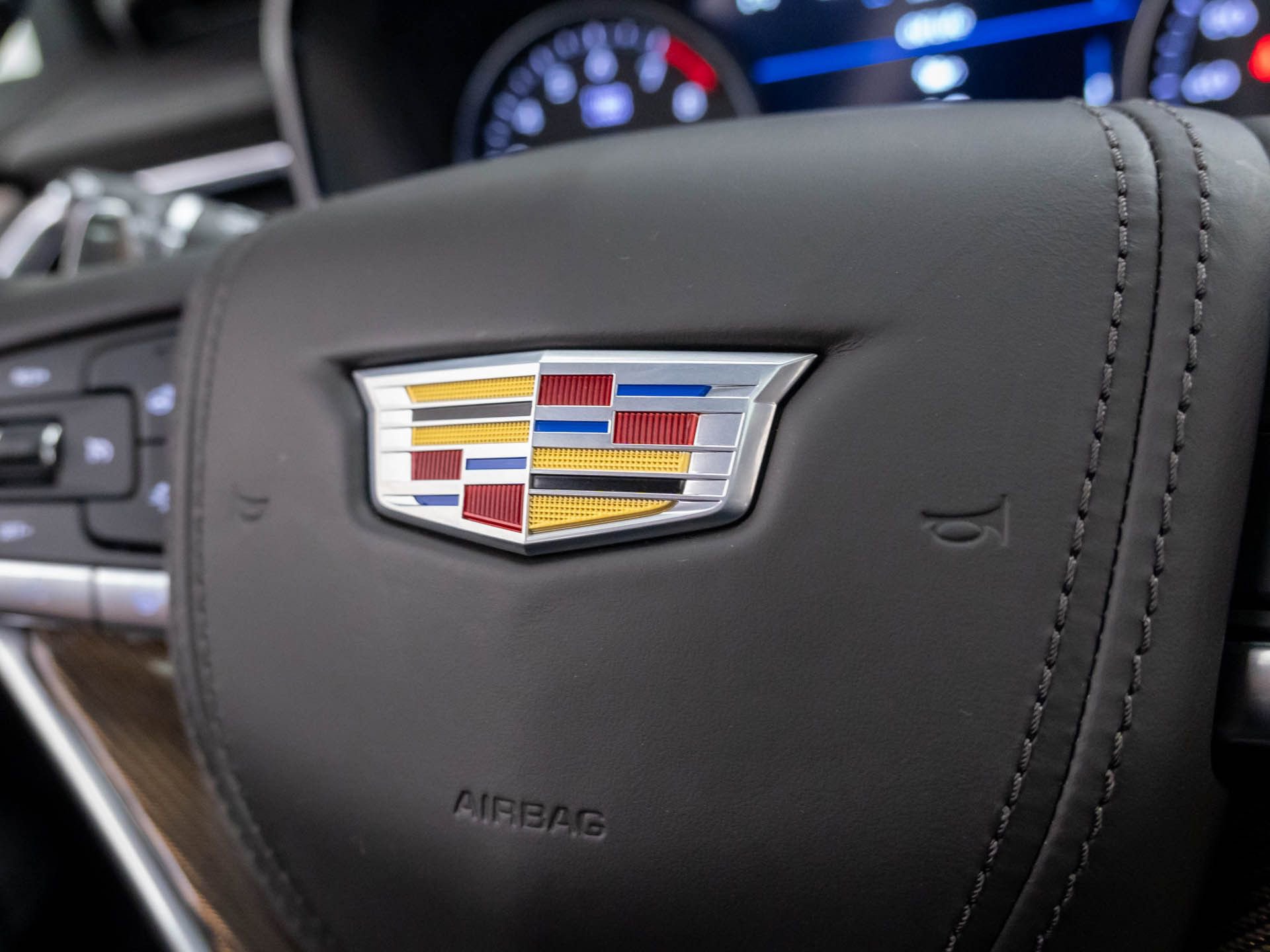 Certified 2025 Cadillac XT6 Sport w/ Platinum Package image 27