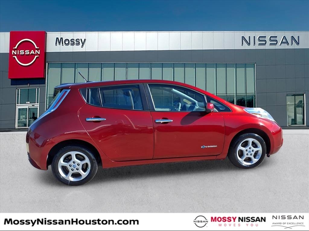 Used 2014 Nissan Leaf SV w/ LED & Quick Charge Package image 8