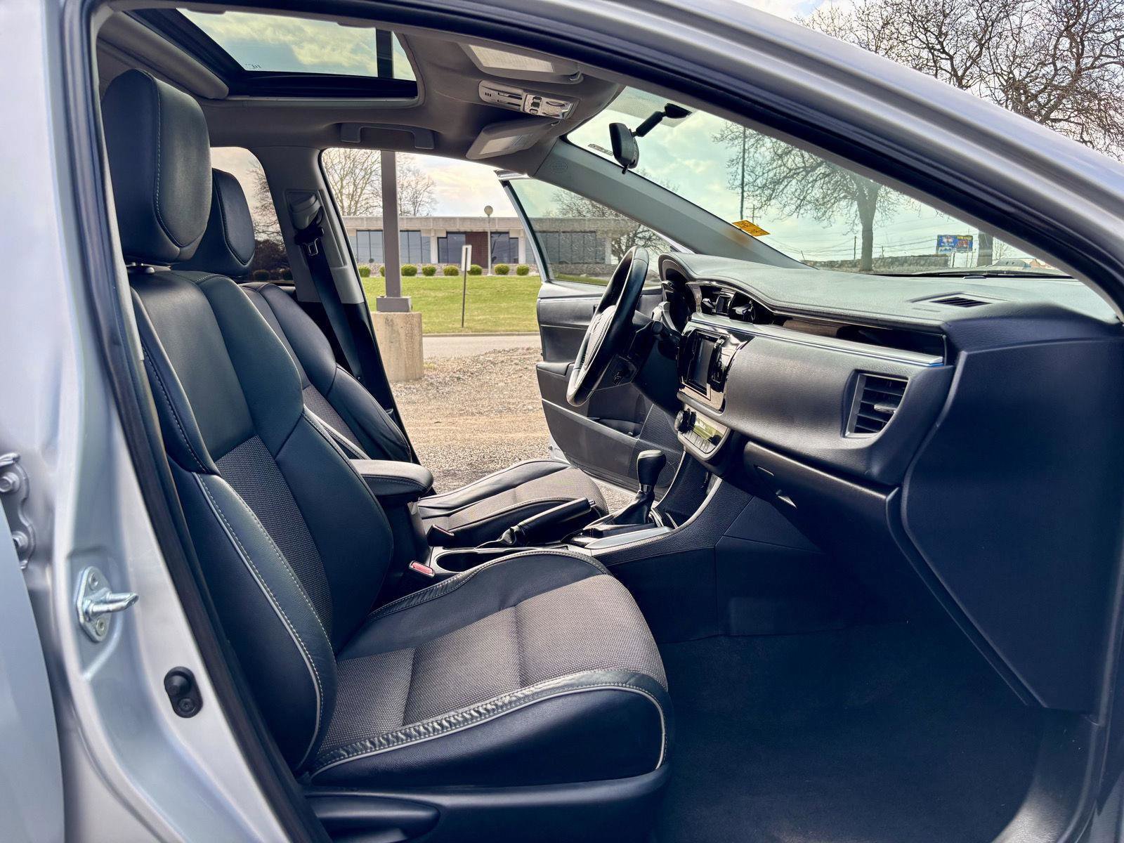 Used 2014 Toyota Corolla S w/ Driver Convenience Package image 7