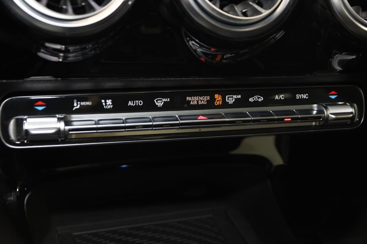 Used 2025 Mercedes-Benz CLA 250 4MATIC image 34